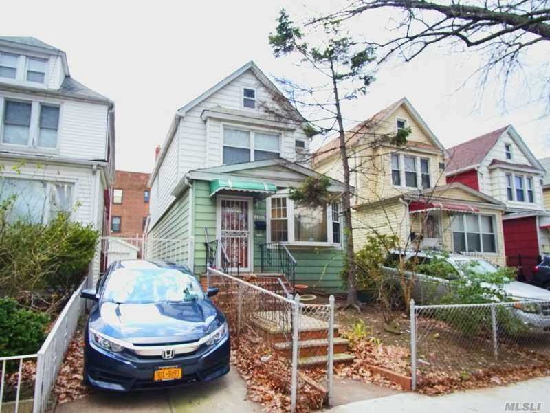 Very Nice Detached 1-Family Colonial With Fully Finished Basement, Garage+Driveway. 3 Blocks To Rego Park M/R Subway Station, Q38/60/72 Buses. Near 63rd Drive, Junction Blvd & Queens Blvd For: Supermarkets, Restaurants, Coffee Houses, Bakeries, Banks, Pharmacys, Library, Warehouse Club, Dept. Stores, Shoppping Malls Andmuch More. Schools: P.S. 139, Forest Hill H.S.