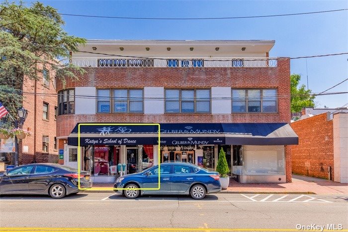 Commercial Lease in Great Neck - Bond  Nassau, NY 11021