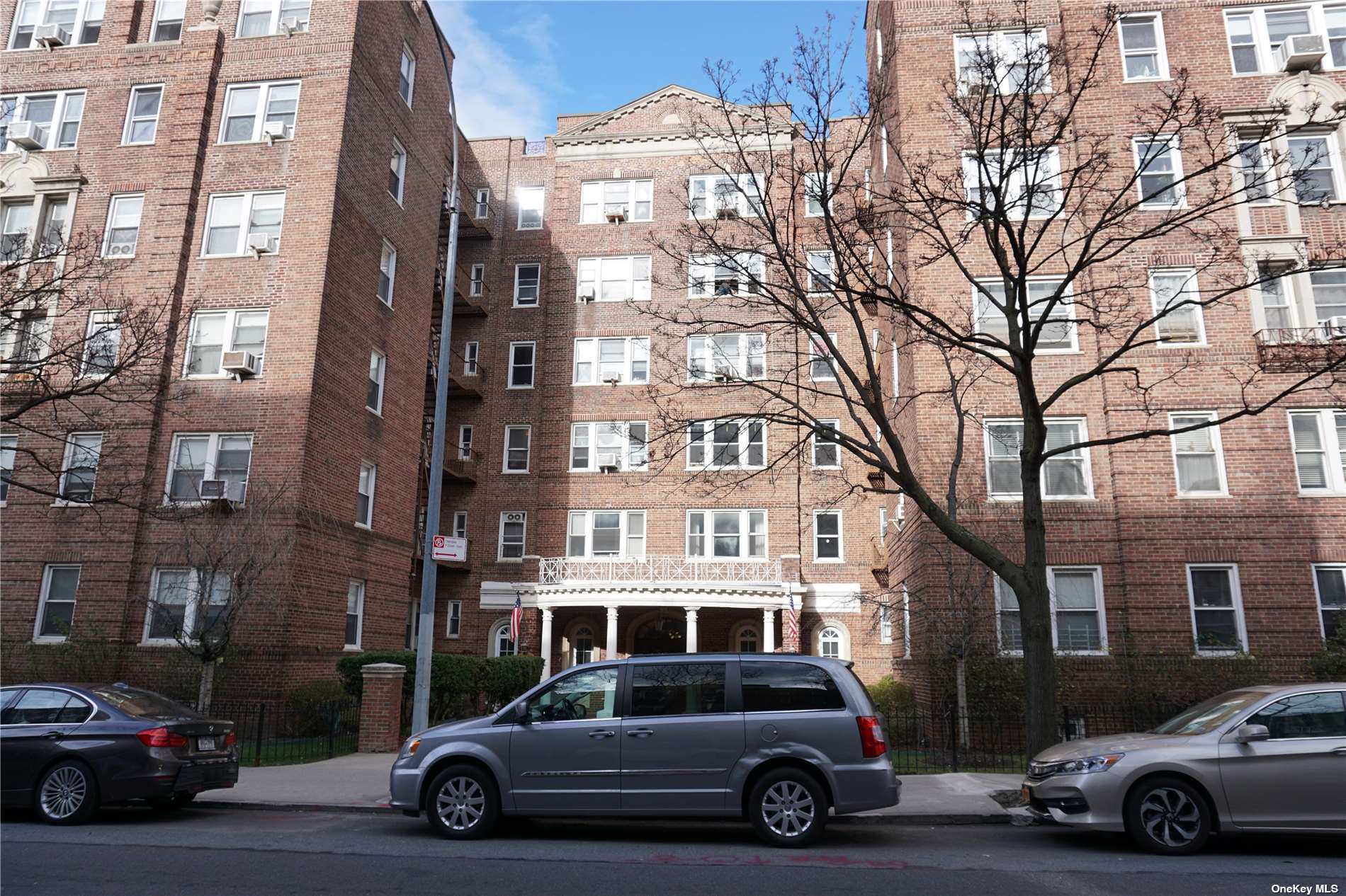 Apartment in Flushing - 35th  Queens, NY 11372