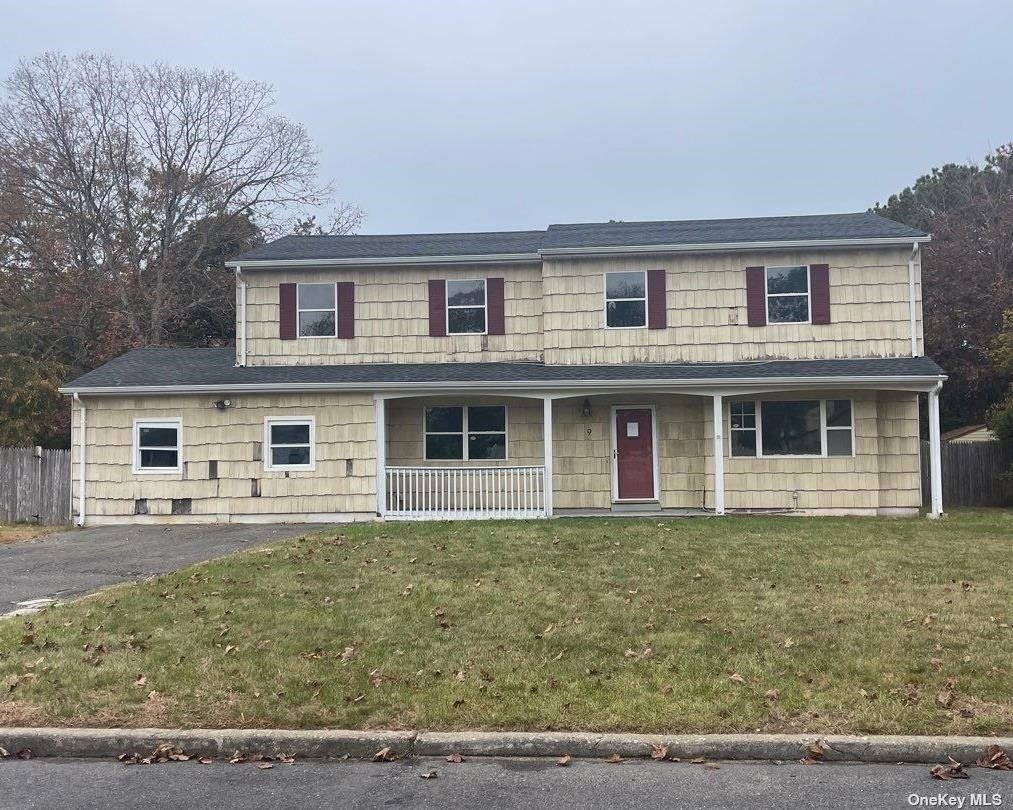 Single Family in Patchogue - Redlef  Suffolk, NY 11772