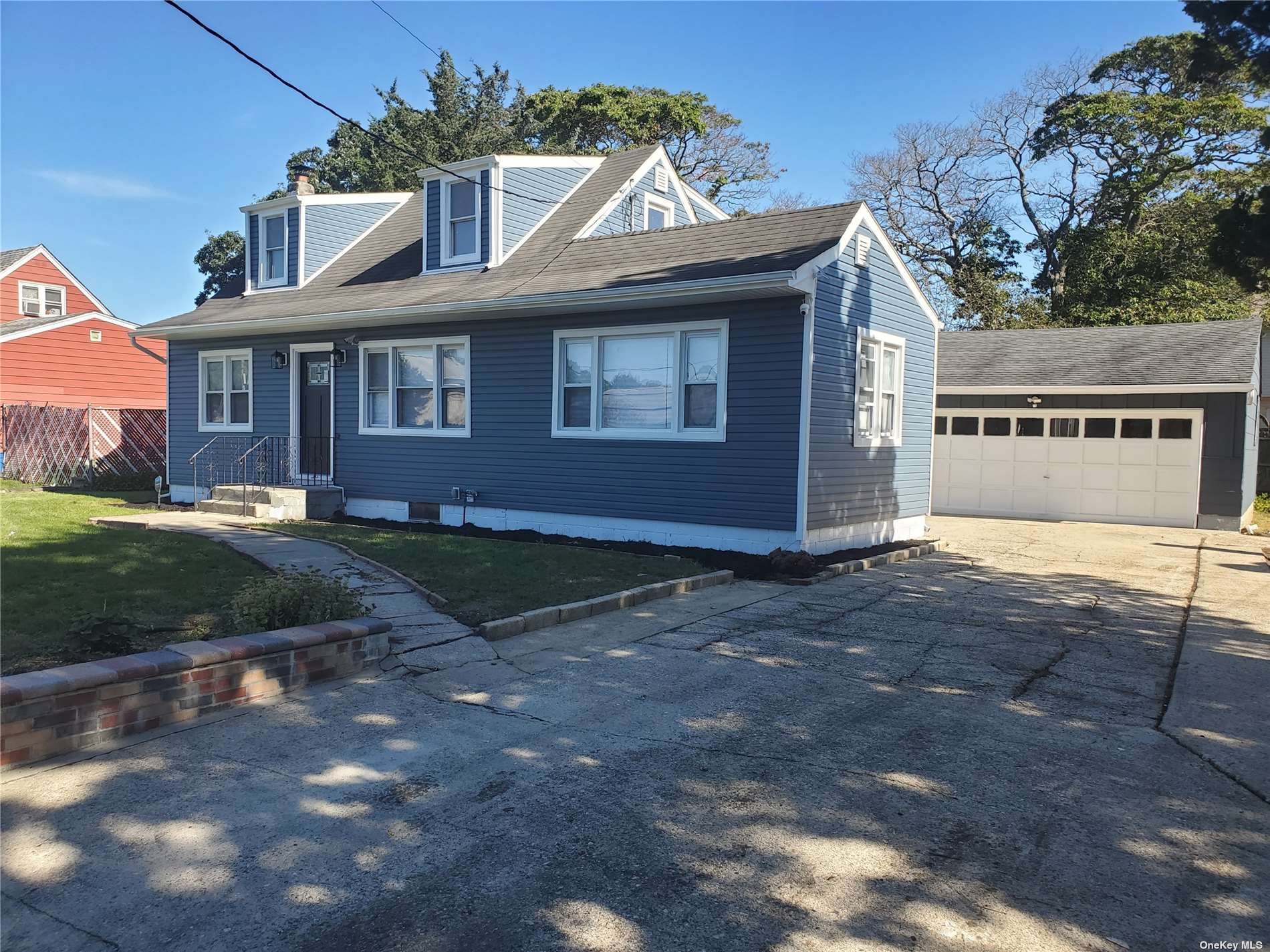 Single Family in Amityville - Madison  Suffolk, NY 11701