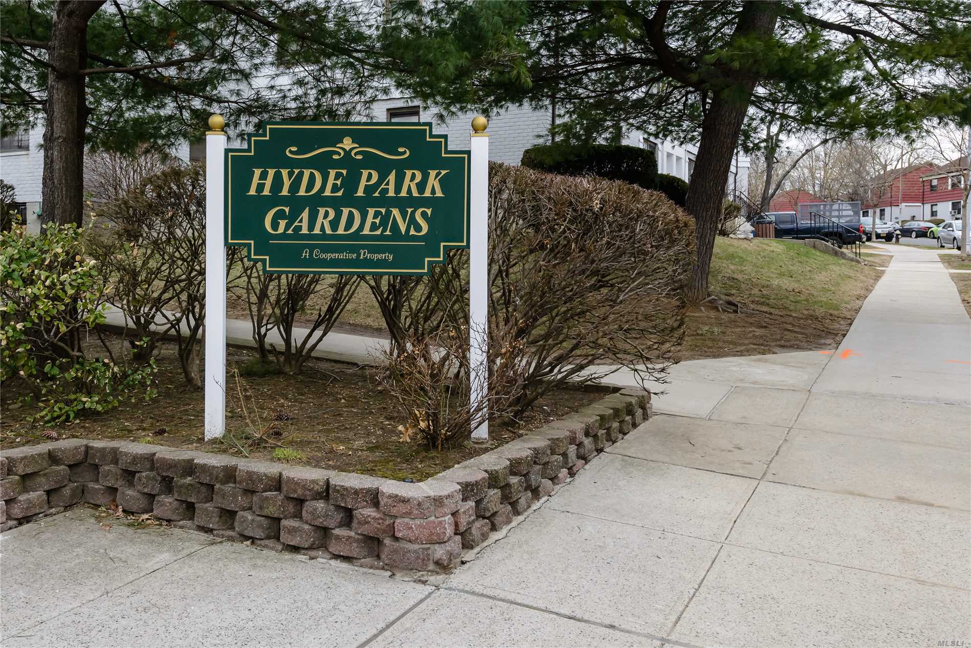 Mint 3 Bedroom, 1 Bath, First Floor Unit In Garden Apartment Complex. Totally Renovated Kitchen. Quartz Counters. Hardwood Floors Throughout. Washer/Dryer In Unit. Outdoor Patio And Barbecue Area. A Must See! Maintenance Includes: Electric, Heat & Real Estate Taxes. No Flip Tax!