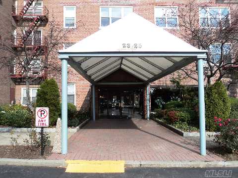 Gorgeous Water And Bridge Views! Corner Unit 2 Br Used As 3 Br. Entrance Foyer,Eik, Lr, Dr,2 Full Baths! Terrace, Pool(Must Join),Parking, Tennis, Playground, Nearby Schools, Restaurants, Shops And Transportation Into Nyc! Seller Will Hear All Offers!  Great Opportunity!