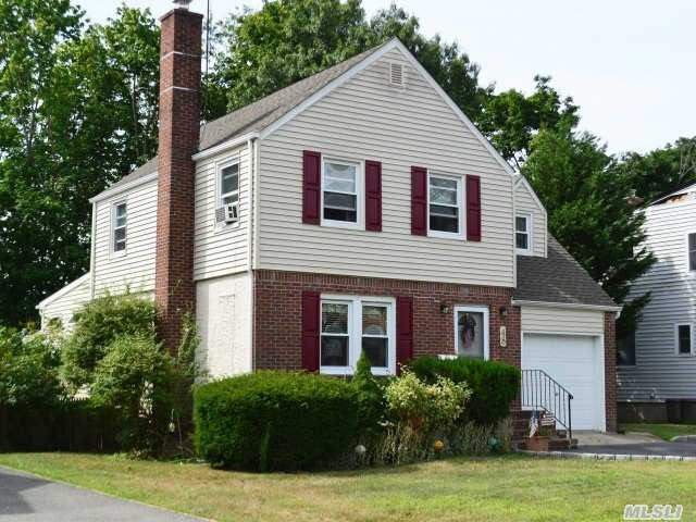 Charming And Mint Vintage Colonial, Set On Over Sized, Treed Property. Close To Quaint Village Shops, Rr, Bus, Schools And Houses Of Worship. Close Proximity To 5 Golf Courses, Including The World Class Bethpage Black.Of Us Open Fame.