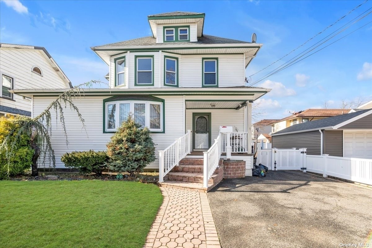 Two Family in Lynbrook - Grace  Nassau, NY 11563