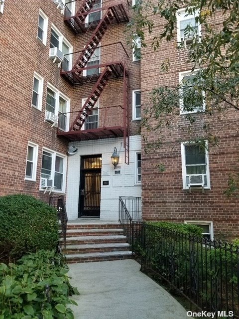 Apartment in Jackson Heights - 35th  Queens, NY 11372