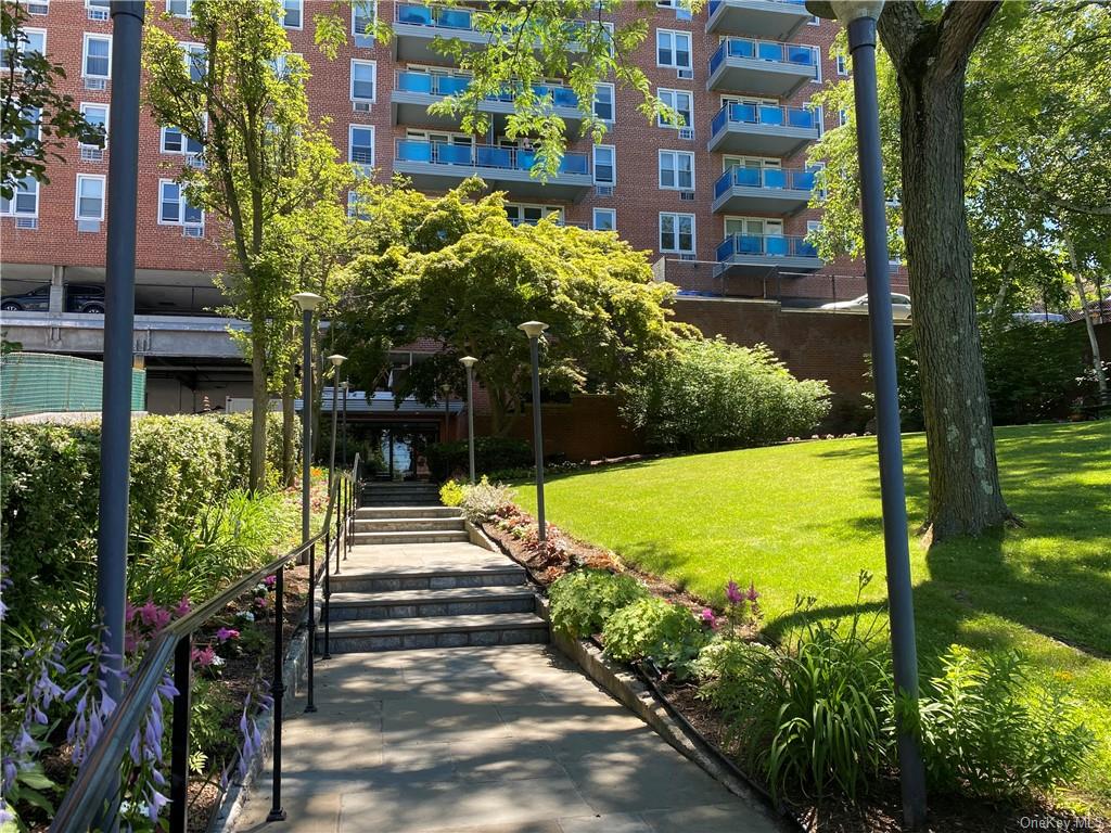 Apartment in Eastchester - Westview  Westchester, NY 10707