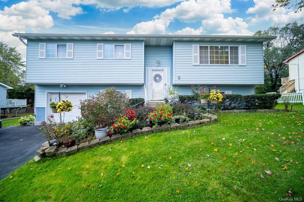 Single Family in Wallkill - Twin Wells  Orange, NY 10940