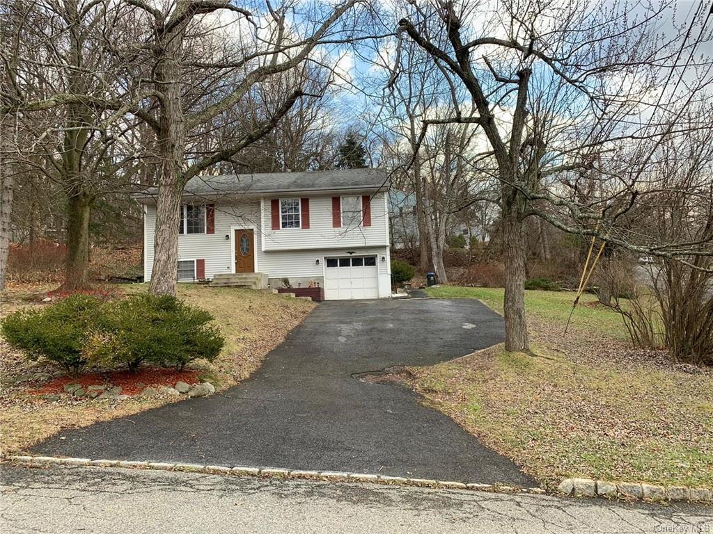 Single Family in Blooming Grove - Duelk  Orange, NY 10950