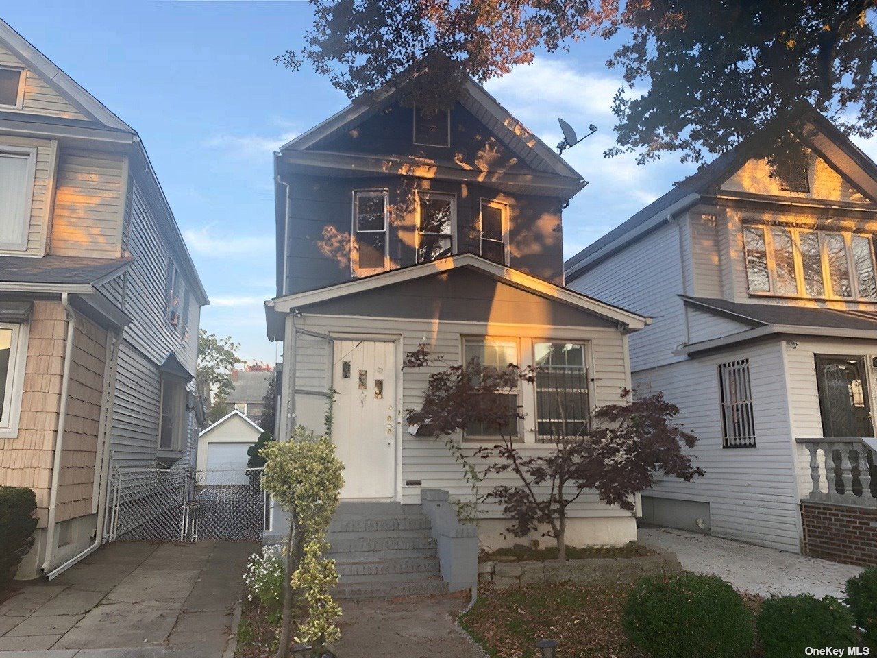 Single Family in Richmond Hill - 110th  Queens, NY 11418
