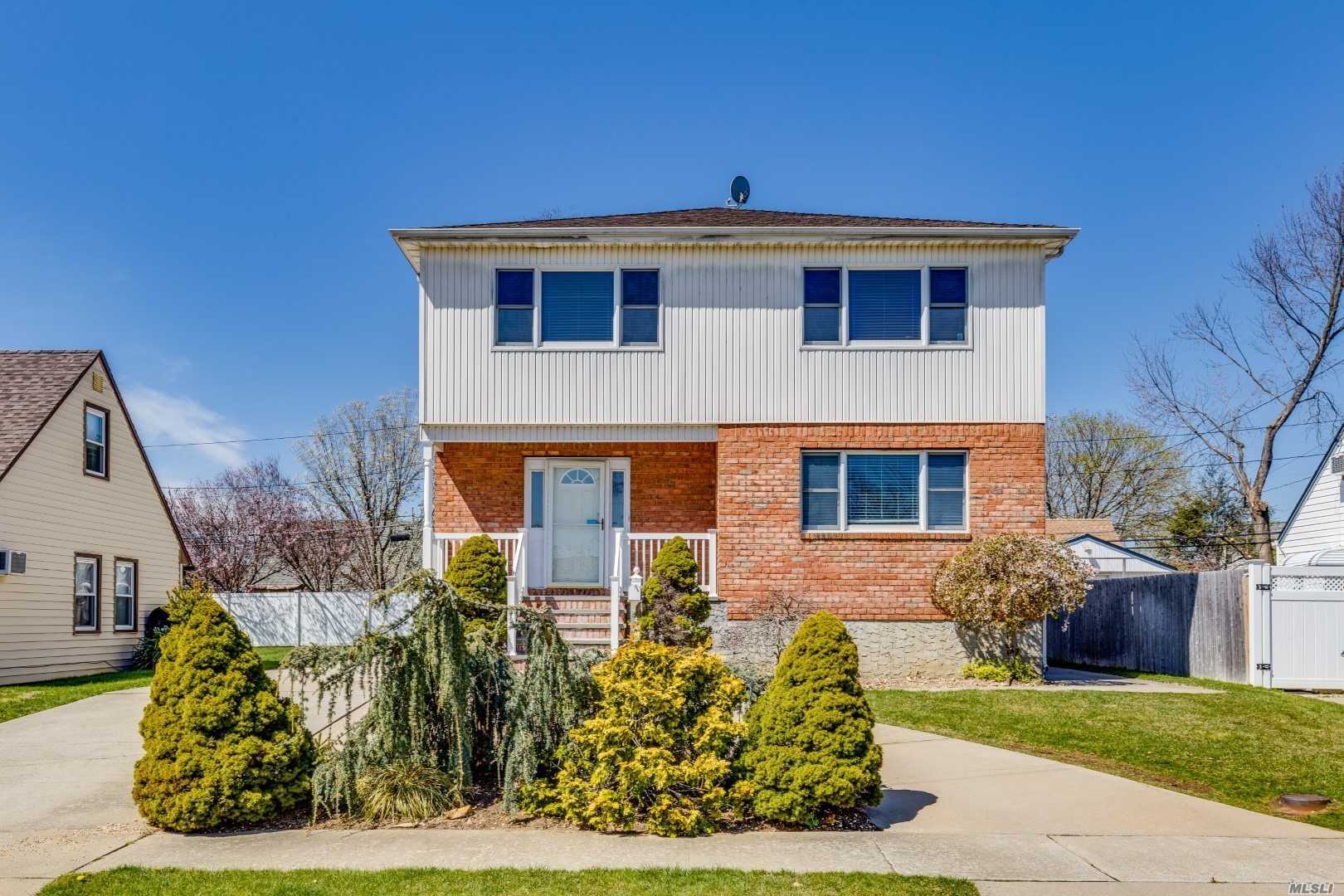 Custom Built In 2003. Rare Opportunity For A Mother And Daughter With Proper Permits. Very Large Rooms. Gas Cooking And Heat, Central Air Conditioning.Interchangeable Lay Out.Newly Painted. First Floor Laundry Room. Lots Of Storage In Basement An Outside Entrance To The Basement.