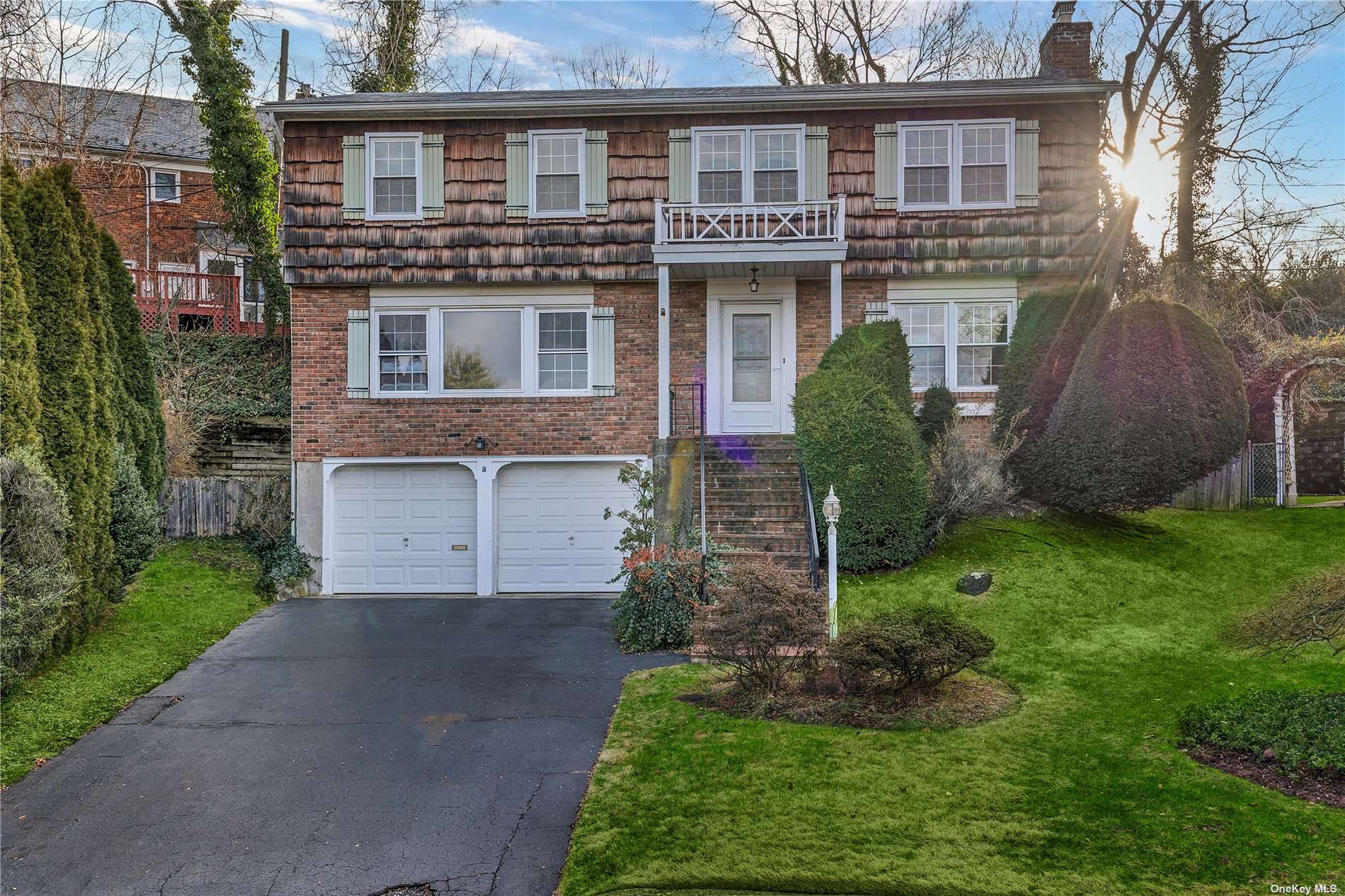 Single Family in Manhasset - Wedgewood  Nassau, NY 11030