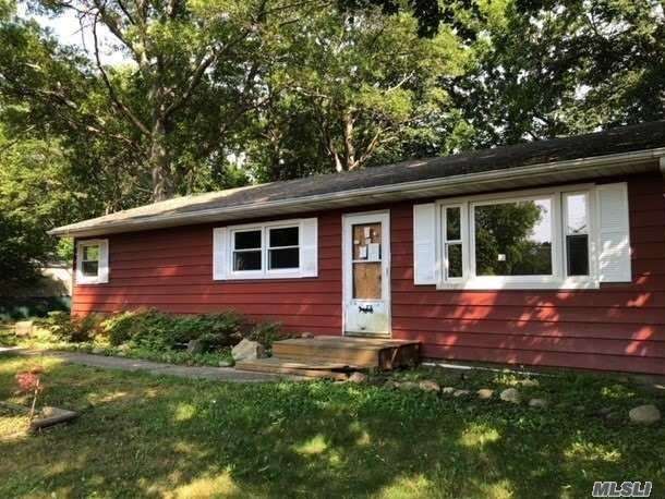 Country Charm At Its Best! Perfect Sized Ranch With Wood Floors, 3 Bedrooms And 1.5 Baths. Enjoy Your Long Summer Nights Under The Covered Porch While Enjoying Your Nice Sized Backyard. Home Is Just Waiting For You To Make It Your Own.