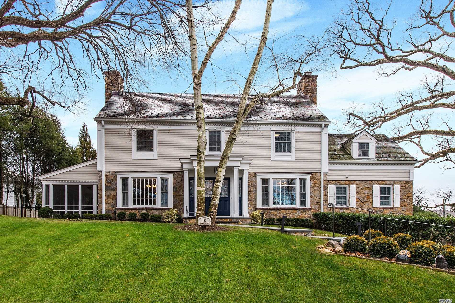 Beautiful Flower Hill Colonial Set On Large .37 Acre. Stunning Renovation Completed In 2017 With Every Attention To Detail And No Expense Spared. The Sleek Design Is Complimented By A Modern Open Floor Plan And Incredible Chef&rsquo;s Kitchen W/Vaulted Ceiling. 2nd Floor Boasts Large Master Bdrm With Bath And Additional 3 Bdrms. Guest Bdrm With Bath On 1st Floor. Close To Town/Train And Large Usable Property Makes For The Perfect Opportunity In Manhasset.
