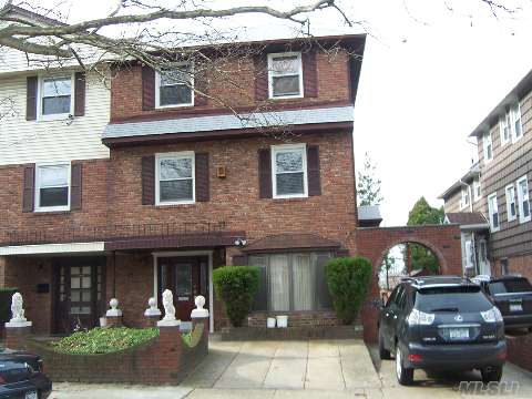 Mint Huge 2F In Quiet Location. Renovated 4 Br Triplex Over 3 Br Duplex. 2New Kitchen, 4.5 New Bath; Wood Floors.