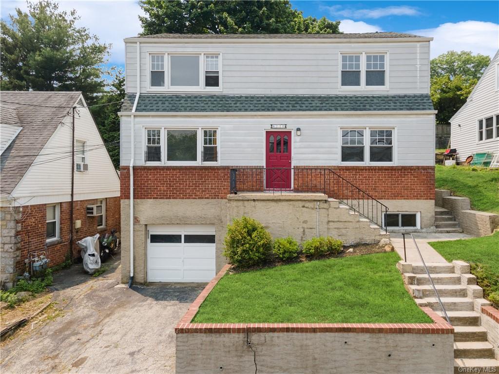 Single Family in Yonkers - Greenvale  Westchester, NY 10703