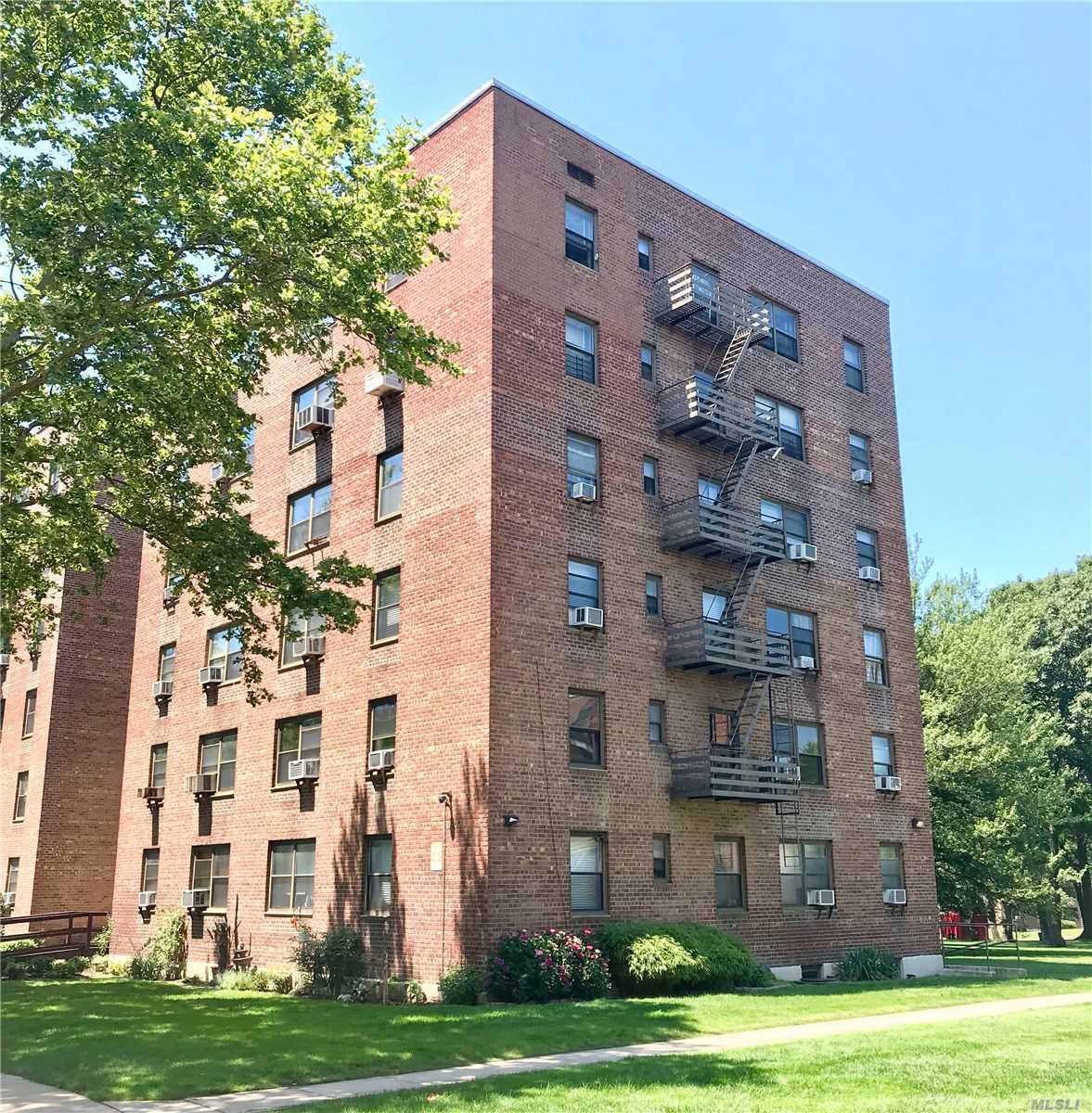 Large One Bedroom Coop In Windsor Park , Bright Corner Unit Facing Courtyard! This Unit Needs Renovation But It's The Best Value In This Development! Brand New Windows And Two New Acs Are Going To Install By Management With No Charge!