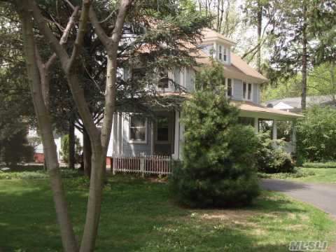 Ideally Located, This Turn Of The Century Colonial Features Grand Sized Rooms With 9Ft Ceilings, Beautiful Woodwork & Floors,Lovely Gardens... Come See!Click On Virtual Tour For More Pics And Floorplan