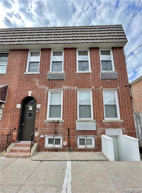 Apartment in Bronx - Radcliff  Bronx, NY 10462