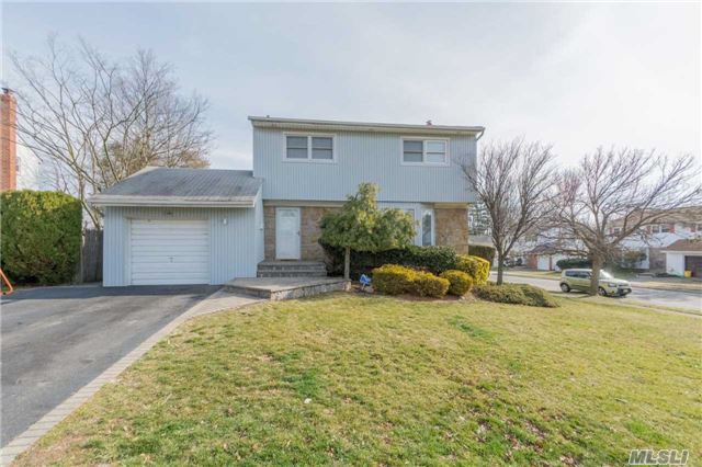 Colonial Home In The Oakwood Princeton Park Section Of Jericho. Features 3 Bedrooms 2.5 Baths W/ Updated Kitchen (Granite & Island), Main Level Has Open Flow Layout With Large Formal Sitting Area, Formal Dining Rm, And Large Family Rm W/Gas Fpl & Door To Backyard. Jericho Schools. Tax Grievance Filed Last Year.