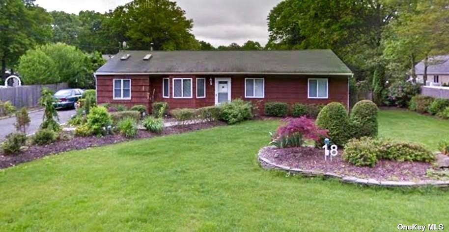 Single Family in Ridge - Madeline  Suffolk, NY 11961