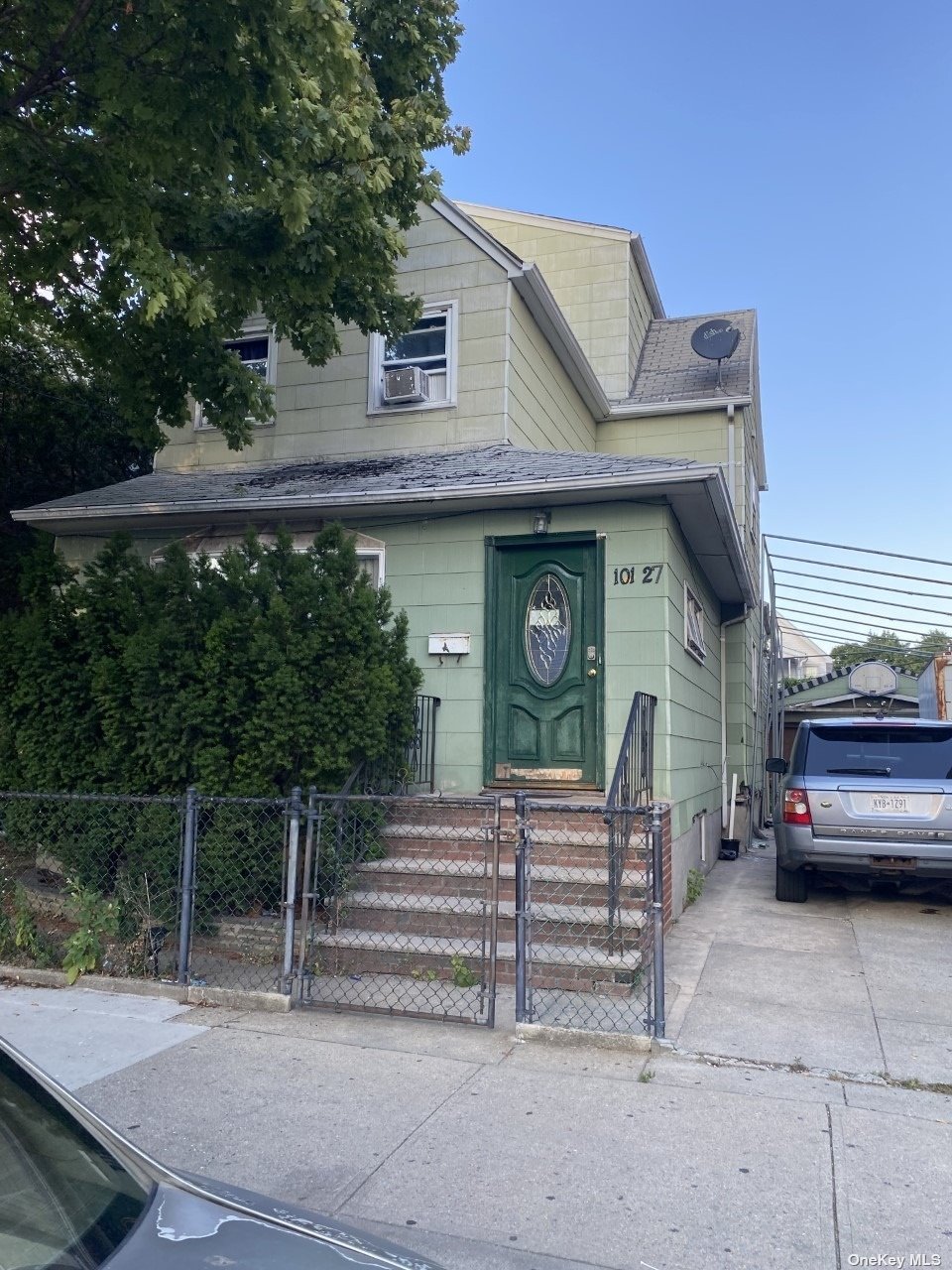 Single Family in Richmond Hill - 108th  Queens, NY 11418