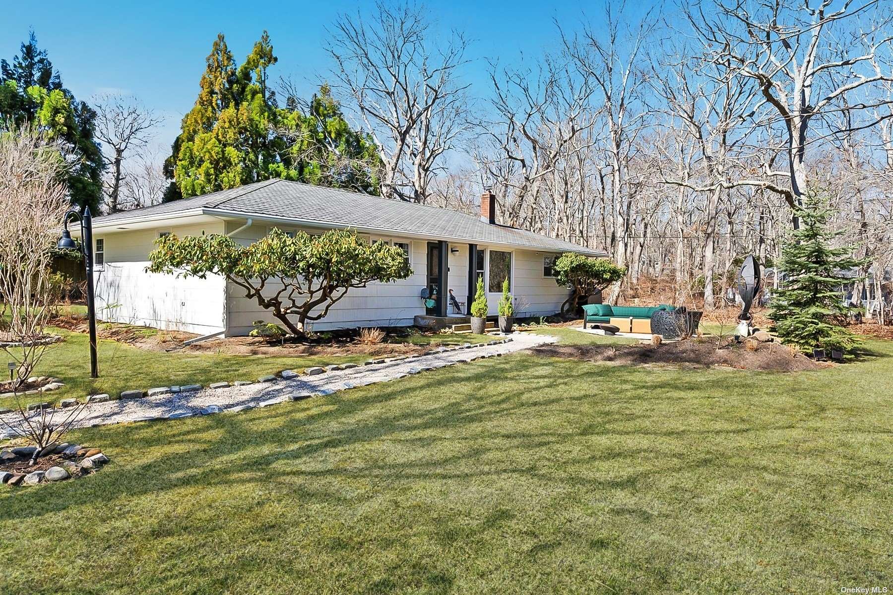 Single Family in Shelter Island - Brander  Suffolk, NY 11964