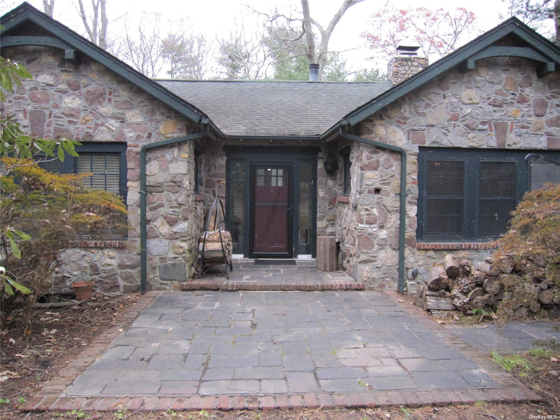 Single Family in Stony Brook - Hillside  Suffolk, NY 11790