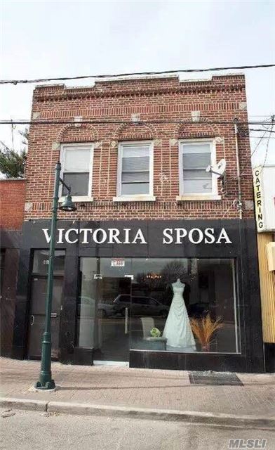 Mixed Use Property In The Heart Of Mineola. Store And 2 Apts. School District #10, Cac, Great For Business, Busy Area, Near Lirr, Buses, Schools, Restaurants And More! Investors Welcome. Lot Size 20X91