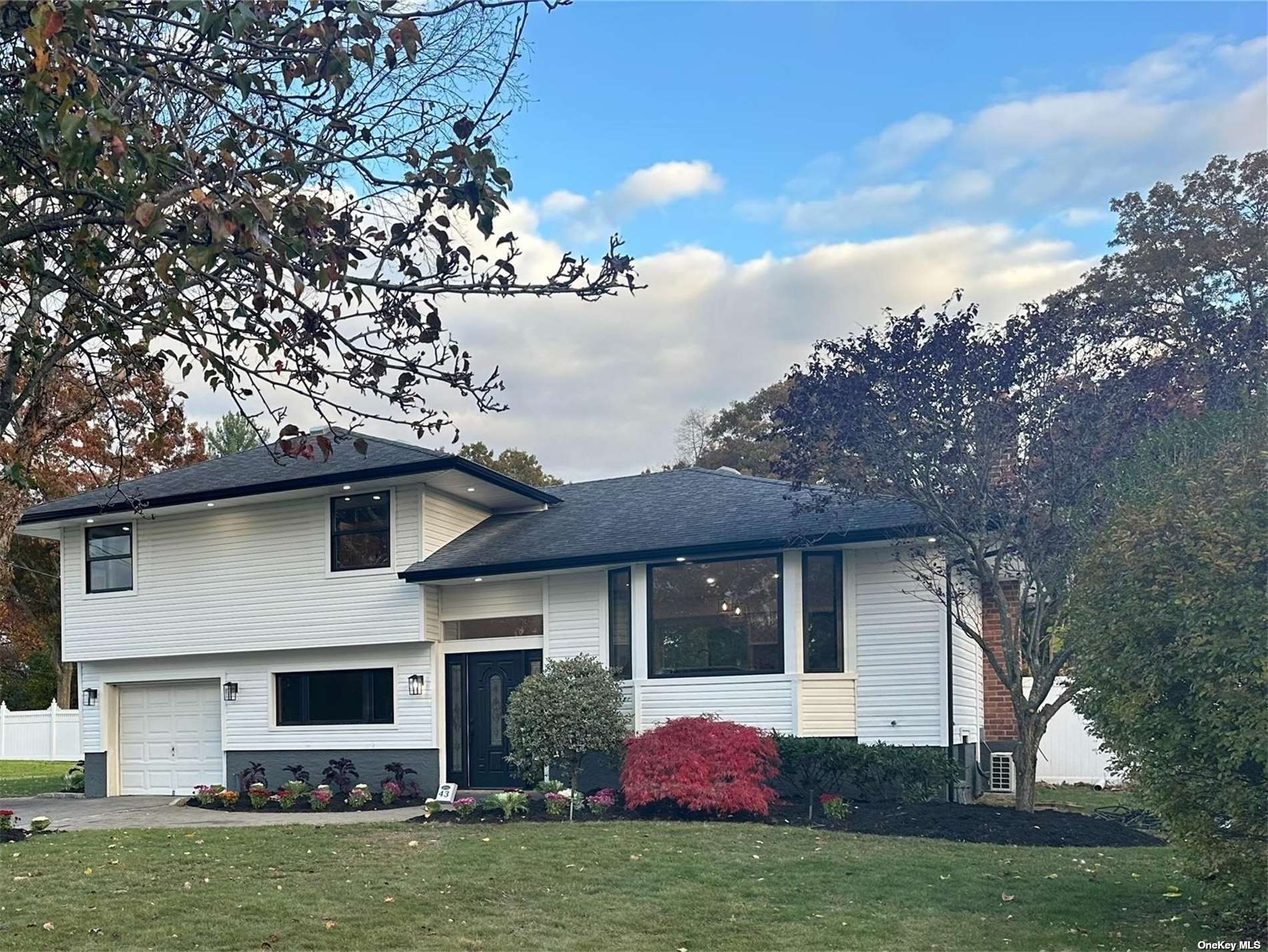 Single Family in Commack - Ruth  Suffolk, NY 11725