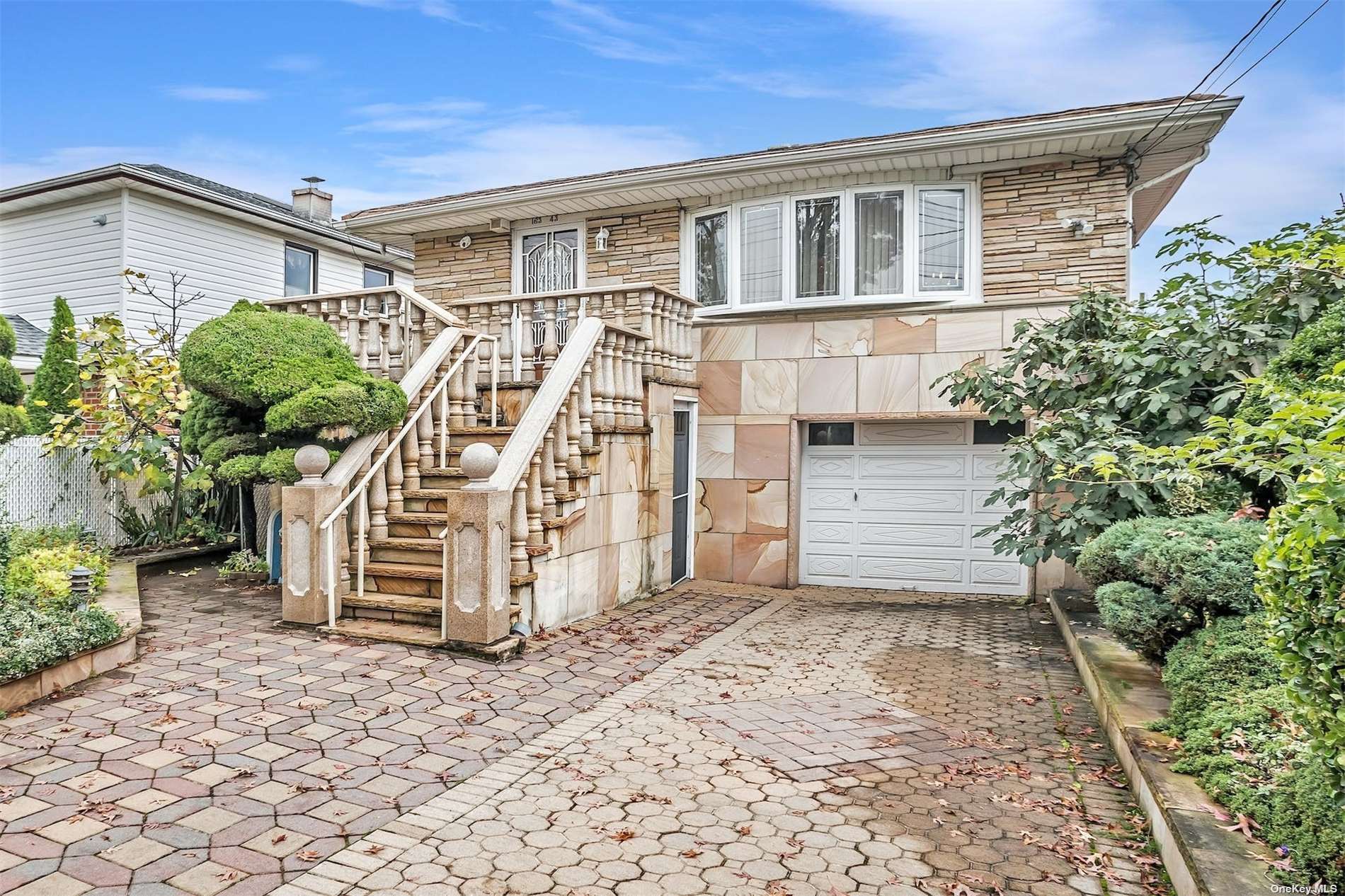 Single Family in Howard Beach - 90th  Queens, NY 11414