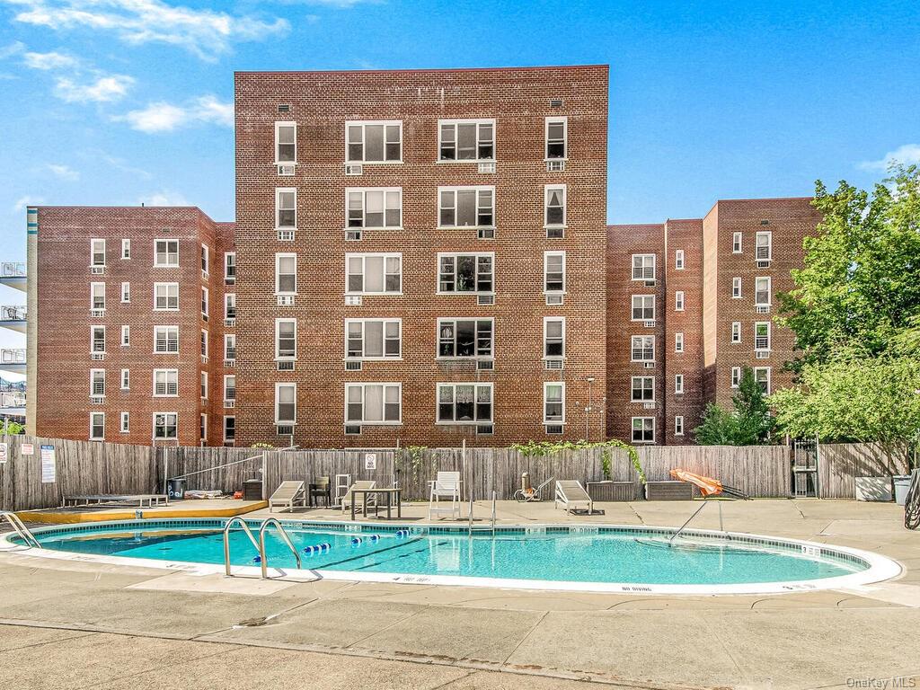 Apartment in Bronx - Palisade  Bronx, NY 10463