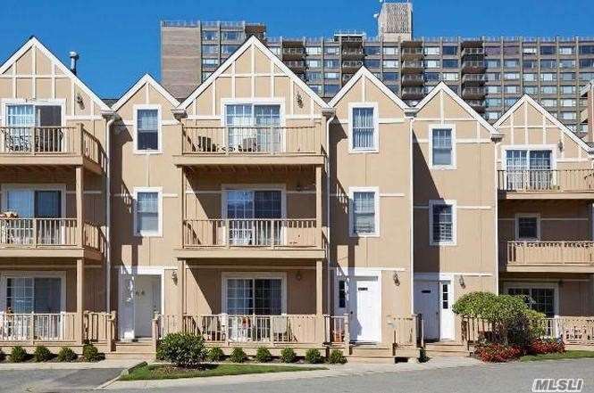 Amazing 3 Bedroom, 2.5 Bath On Premier Waterfront, 24 Hr Gated Community. This Completely Renovated Unit Features Living Room, Formal Dining Room, Updated Kitchen, Master Bedroom With Walk- In Closet, 2 Additional Bedrooms, 2.5 Baths, Terrace With Water View, Full Furnished Basement & 2 Parking Spaces. A Must See!
