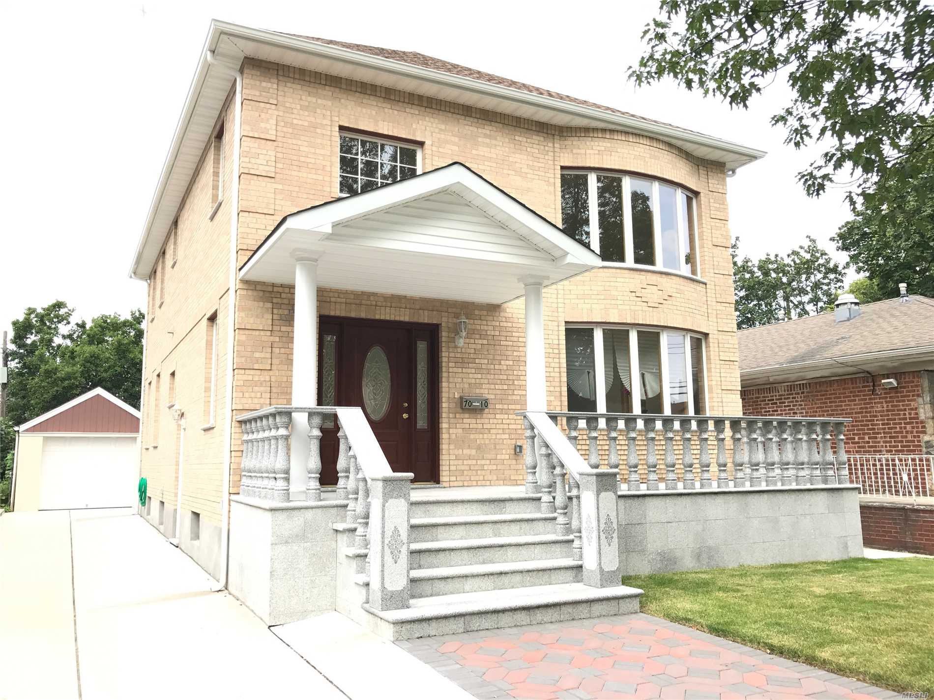 Beautiful Large Newly-Built 5 Bedrooms 4 Baths Colonial. Cathedral High-Ceiling Living Room. Custom Built Kitchen. Excellent School District #26. Walk-To Ps 173, Jhs 216 And Francis Lewis Hs. Close To Utopia Pkwy For Bus #30, #31 And #17.