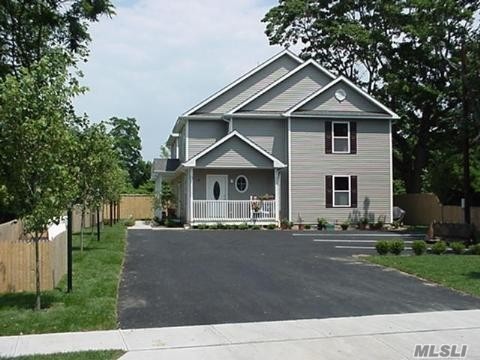 Listing in Riverhead, NY