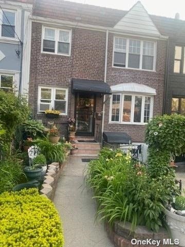 Listing in Saint Albans, NY