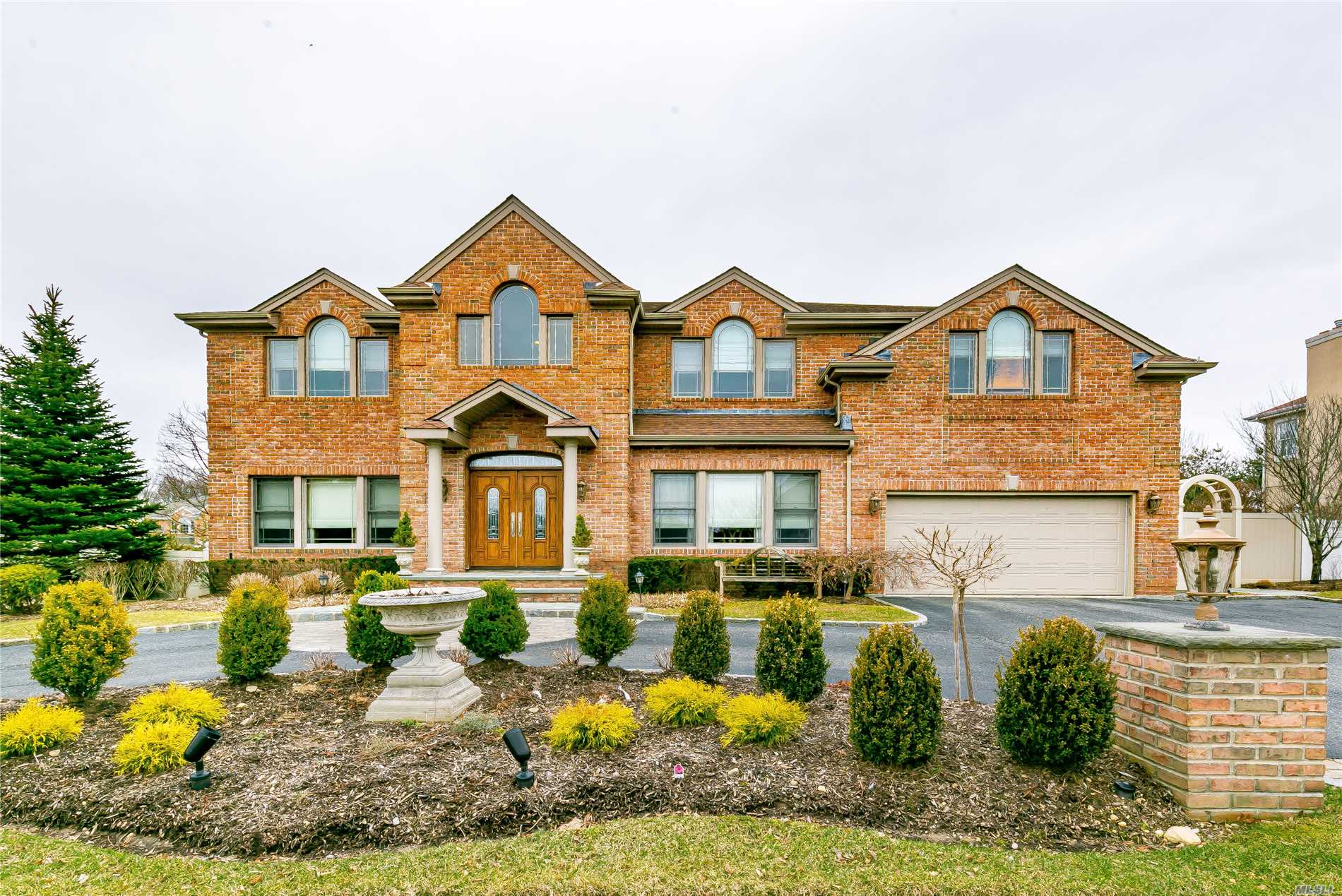 Magnificent Custom All Brick 6 Bedroom Center Hall Colonial In Rolling Hills-3 Of Woodbury, Over 6000Sq Ft Of Living Space, Amazing Property With Country Club Backyard, Smart House Throughout, All Custom Mill Work, Homes Rarely Available In This Sought After Young Community, Syosset Schools!