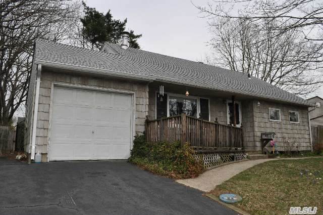 Beautiful 4 Bedroom Split With Finished Basement,  Fenced Yard. Room For Mom!Taxes W/Star $5, 897.37