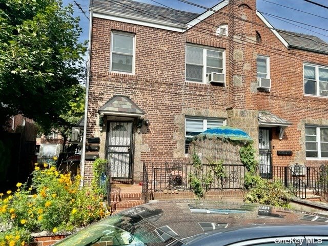 Apartment in Forest Hills - Clyde  Queens, NY 11375