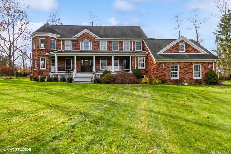 Single Family in Fishkill - Country  Dutchess, NY 12524