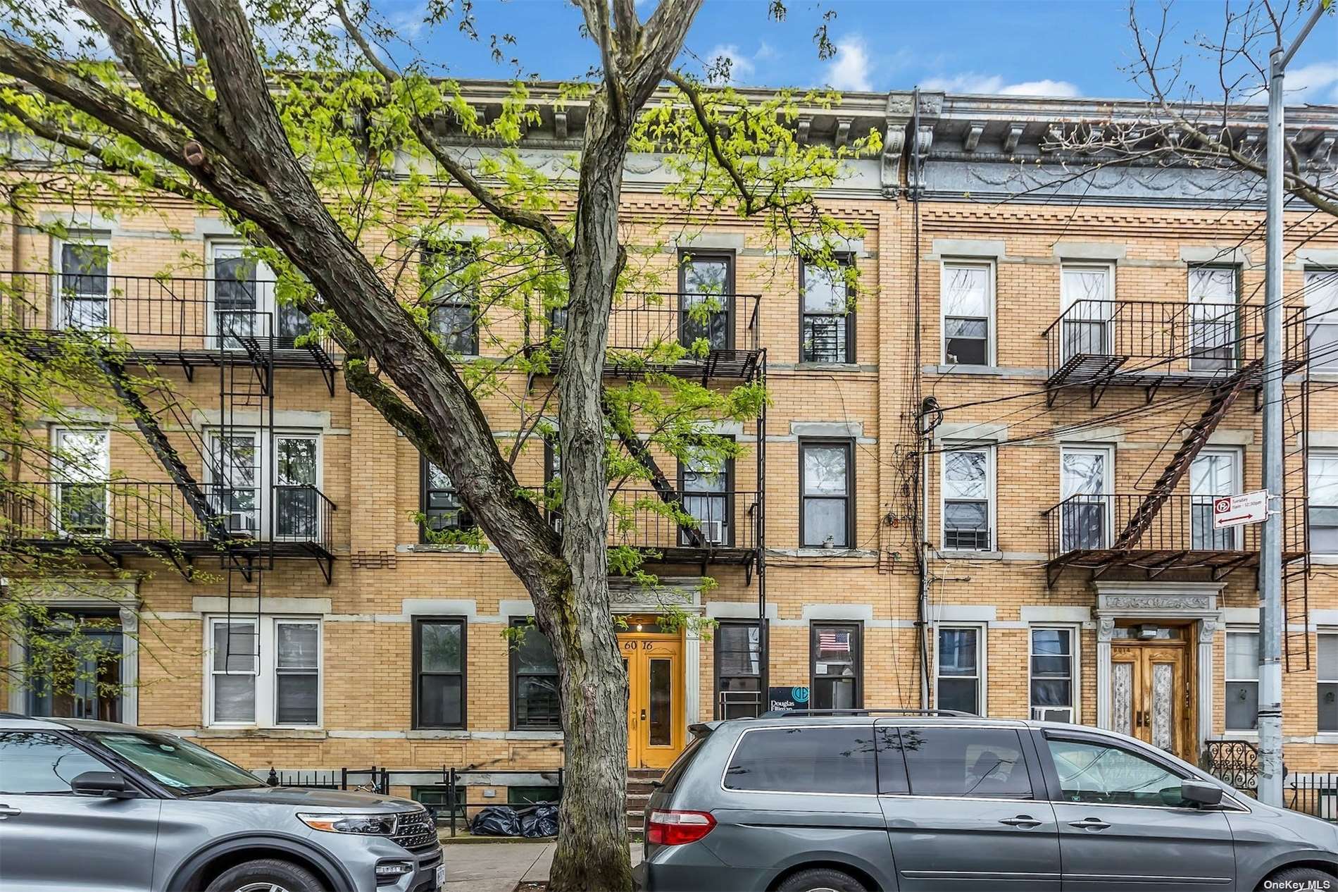 Single Family in Ridgewood - Woodbine  Queens, NY 11385