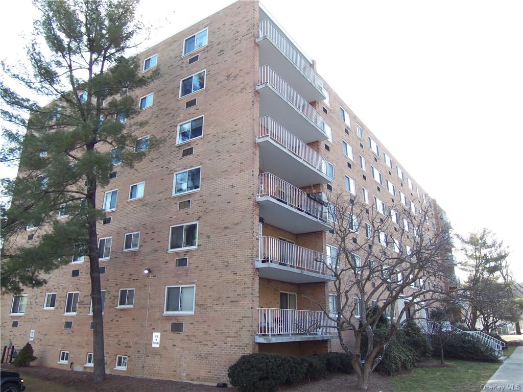 Condo in Greenburgh - Benedict  Westchester, NY 10591