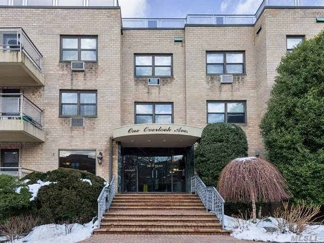 Spacious & Large 2 Bedroom, 2 Bath Unit In One Of Great Neck&rsquo;s Luxurious Buildings. Wood Floors Throughout, Large Closets, Private Terrace, Garage Parking. Great Neck Park With Pool, Boating, And Tennis. Near Lirr And All Shopping. Must See!