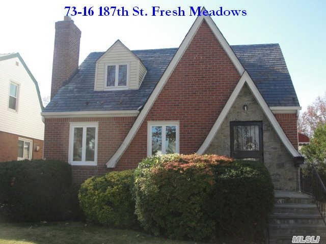 Charming Det Cape.  Beautiful Block.  Walk To Cunningham Park. All Shopping & Transportation.