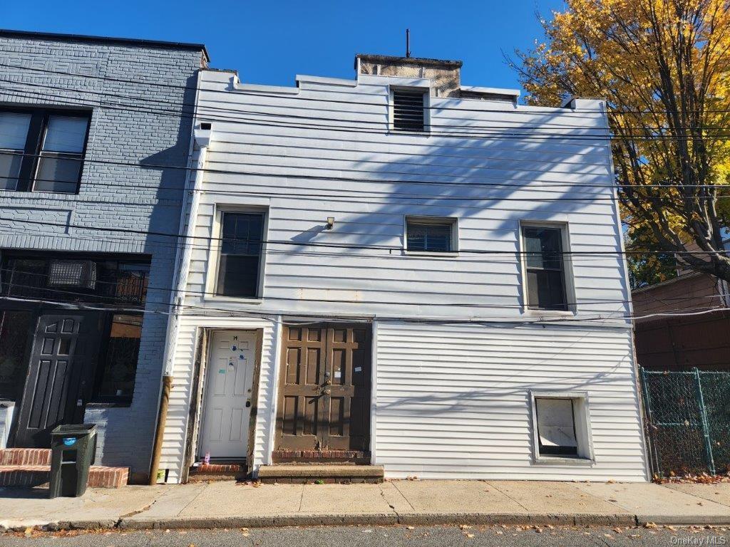 Single Family in New Rochelle - Russell  Westchester, NY 10801