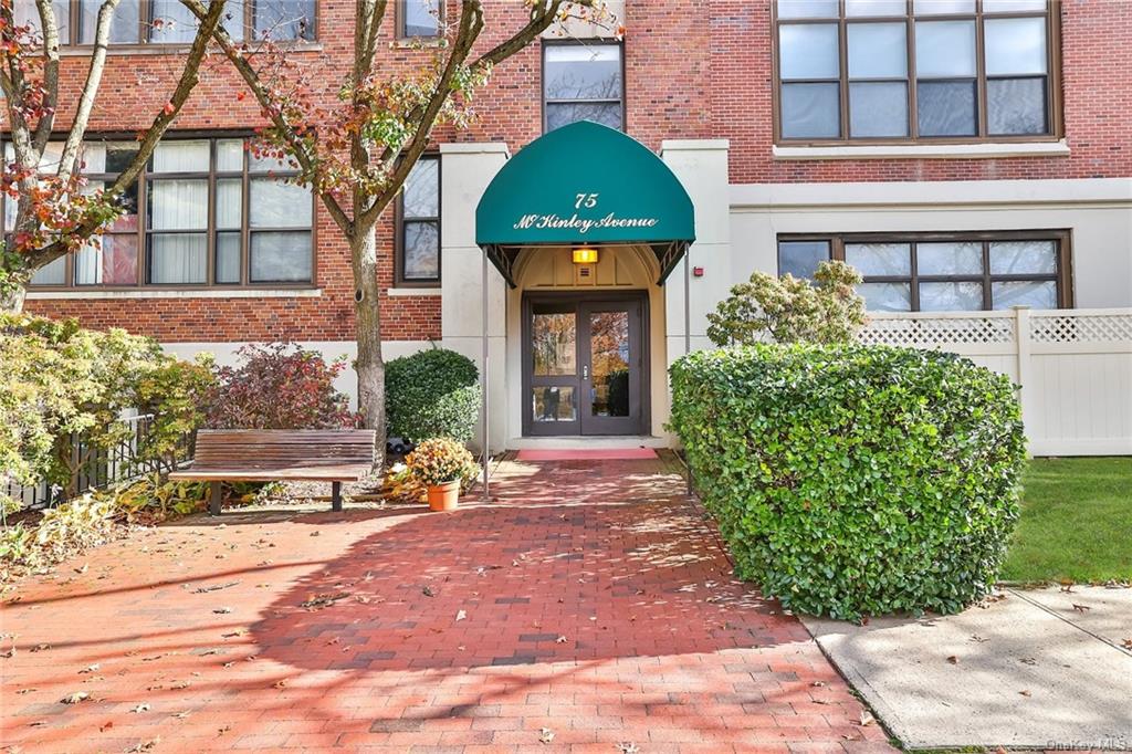 Condo in White Plains - Mckinley  Westchester, NY 10606