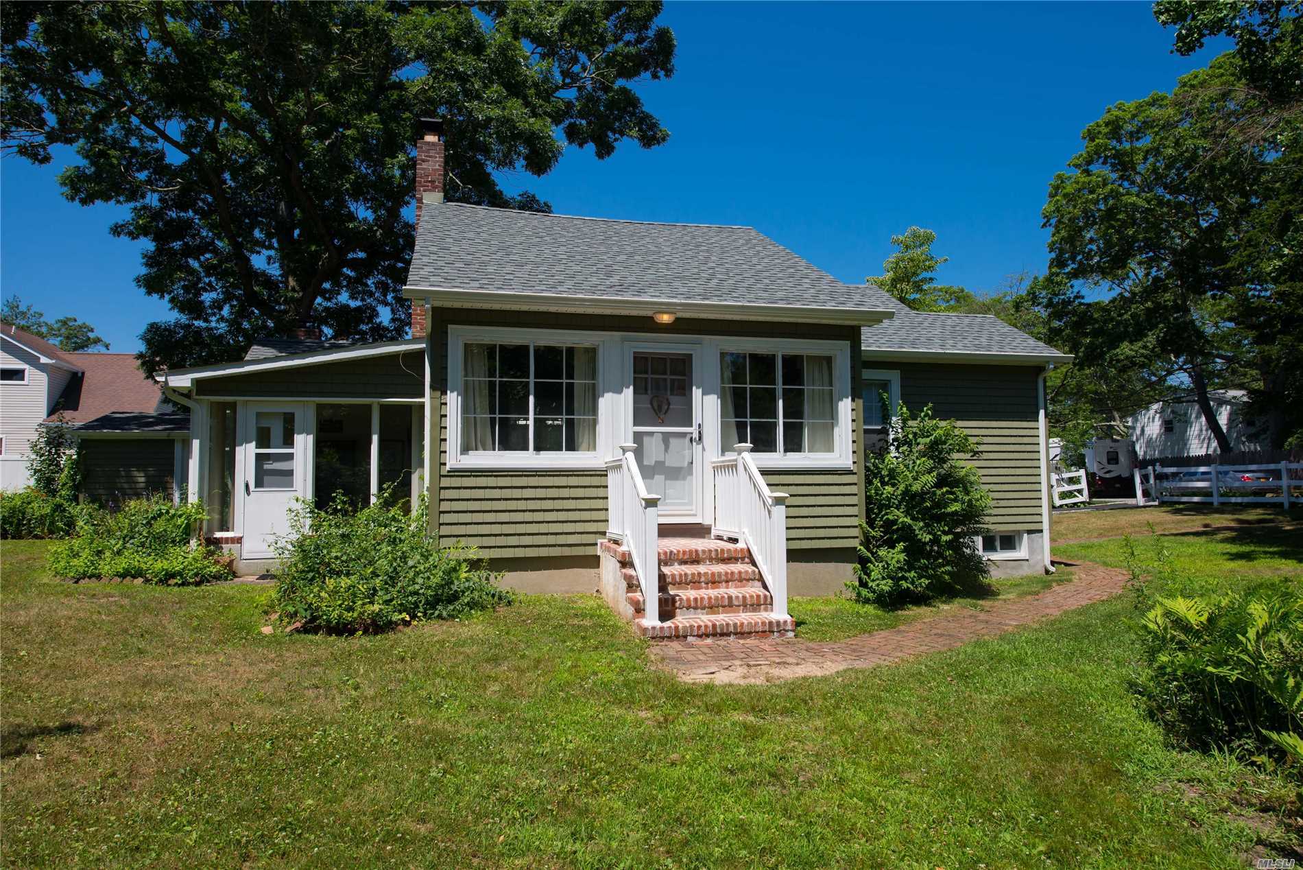 Well Maintained One Bedroom Cottage On .36 Acre With Plenty Of Room For Growth. Quiet Location Nested Between Two Cul-De-Sacs.New Roof, Siding, Driveway And Gas Heating System. Perfect Home For First Buyer Or Downsizing!