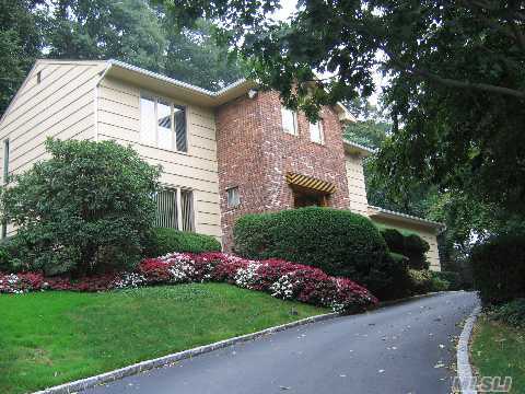 Impeccably Renovated 4/5 Bed 3.55 Bath Colonial On 1/2 Acres In The Heart Of Country Estates.  Designer Details Abounding. Superb Cust- Granite Eik That Will Make Your Heart Sing.  Full Fin Ll W/ 1/2Bth + Cedar Closet. So Many Extras! New Moldings, New Alarm, New Driveway, New Doors, All Wires Underground, New 400 Amp Elec. + More. Don't Miss This Jewel! E. Hills Pool+Park