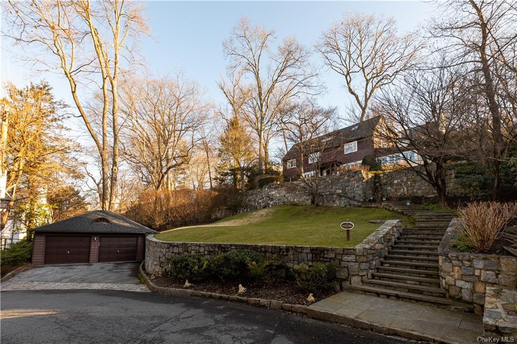 Single Family in Eastchester - Sycamore  Westchester, NY 10708