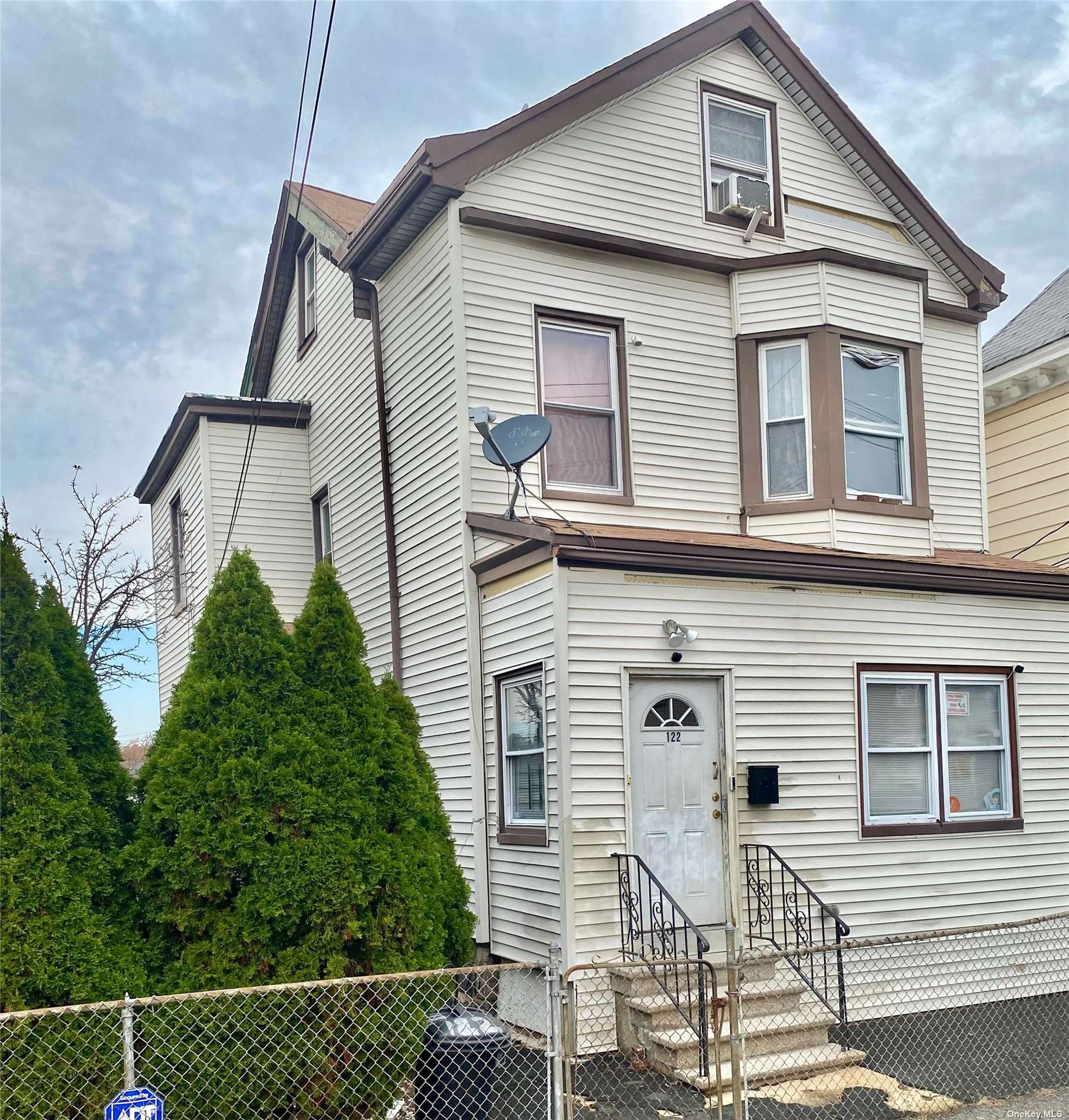 Single Family in Mount Vernon - High  Westchester, NY 10550